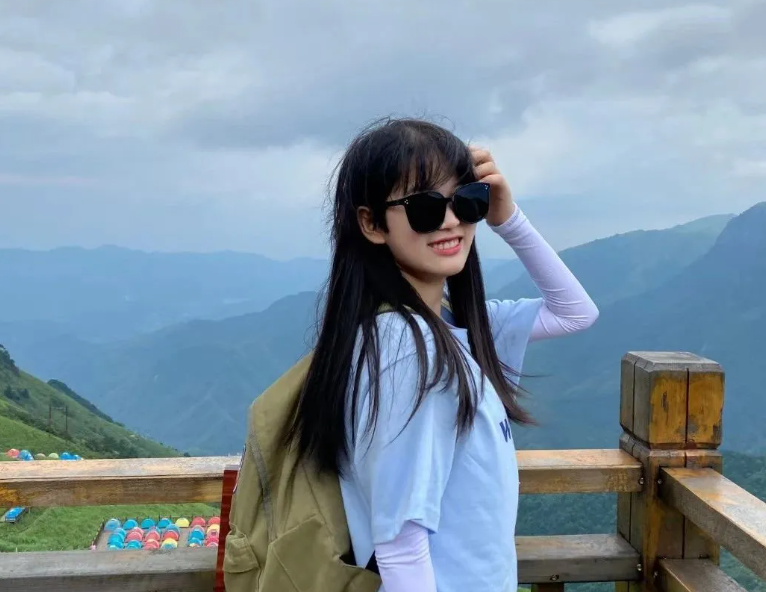 我26岁女生~在壹原始传奇笑傲江湖区做“兼职代练”